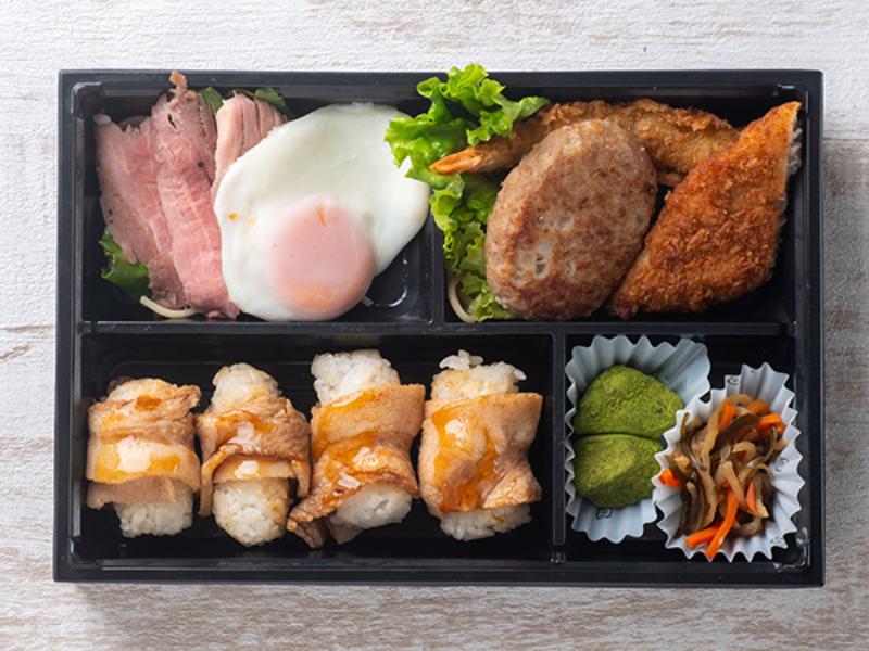 肉巻ご飯とローストビーフ弁当