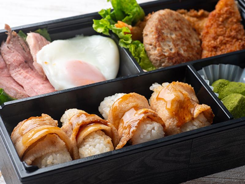 肉巻ご飯とローストビーフ弁当