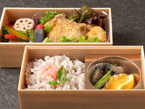 ブリカツ弁当