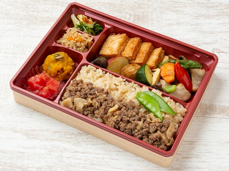 厚揚げのオイスター焼きと季節野菜（250㎖パック緑茶付き）