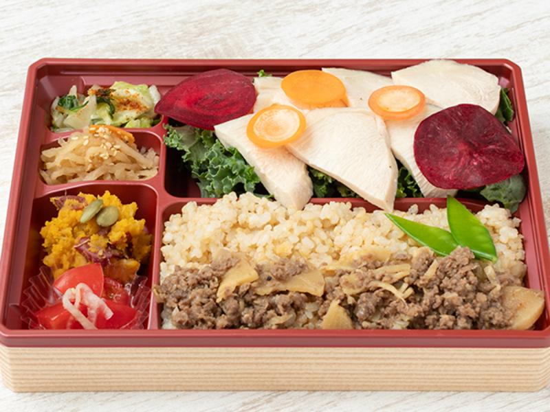 カーリーケールとサラダチキンの山椒オイル（250㎖パック緑茶付き）