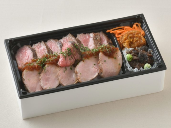 【500mlペット茶付き】牛ハラミと豚ヒレ肉の合盛りステーキ重