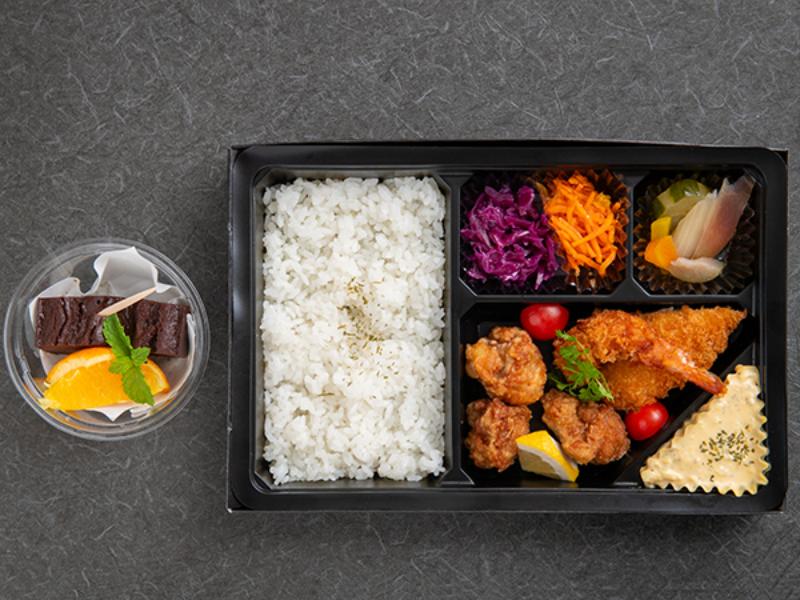 チキン南蛮ミックスフライ弁当 テリーヌショコラ付き