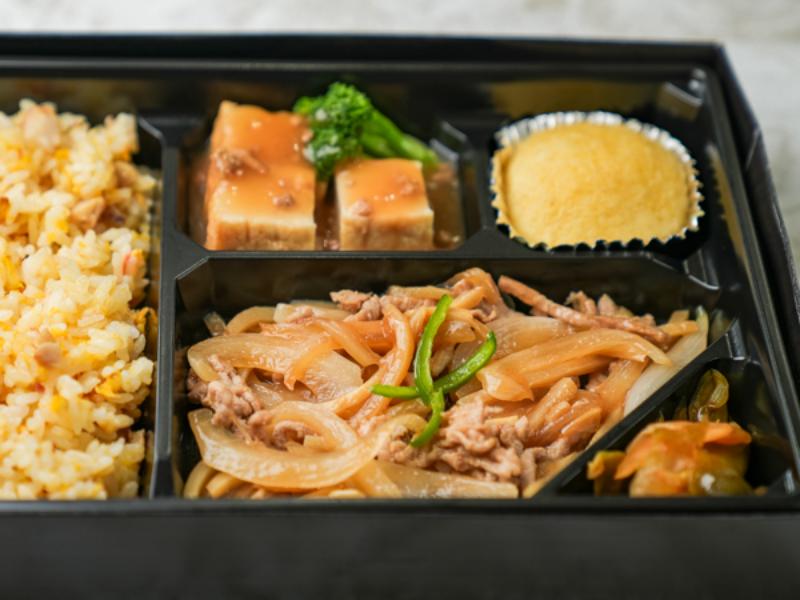 旨み溢れる豚肉と玉ねぎの炒め弁当