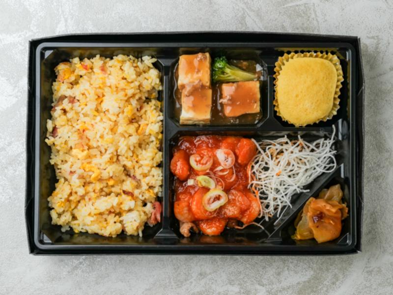 プリップリ！みんな大好きエビチリ弁当