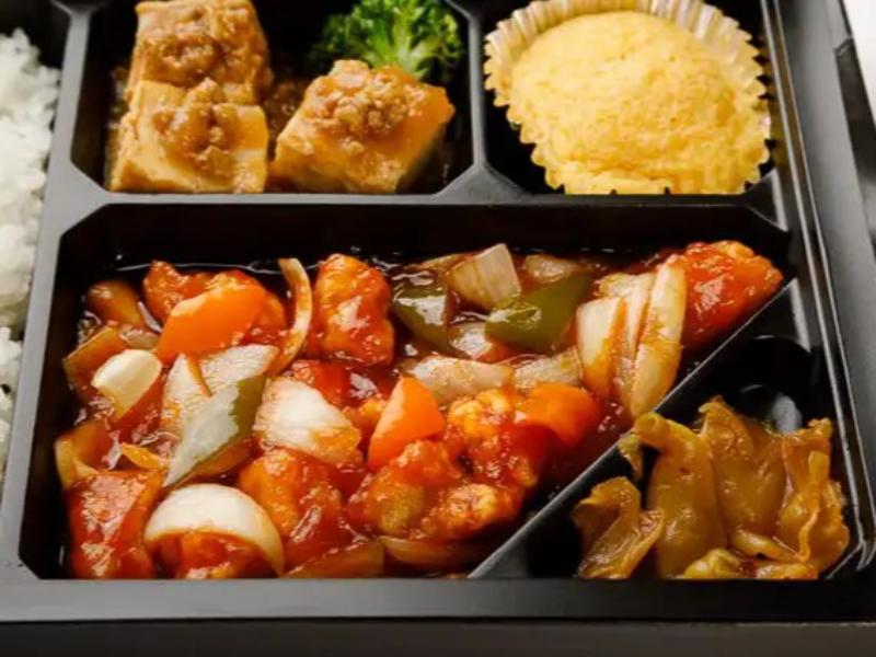 程よい酸味とまろやかな甘味のジューシー酢豚弁当 白飯