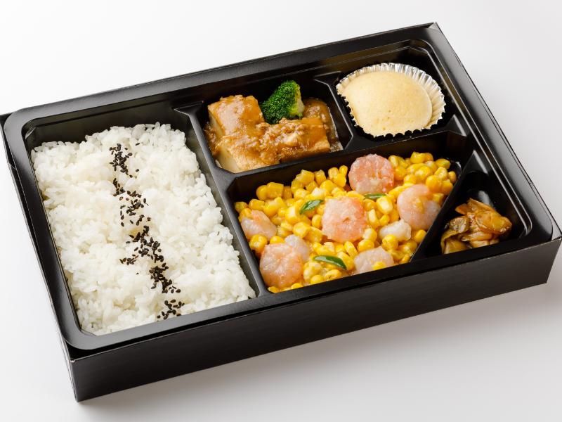 プリップリのエビとコーンの塩炒め弁当 白飯