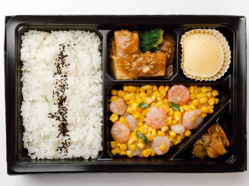 プリップリのエビとコーンの塩炒め弁当 白飯