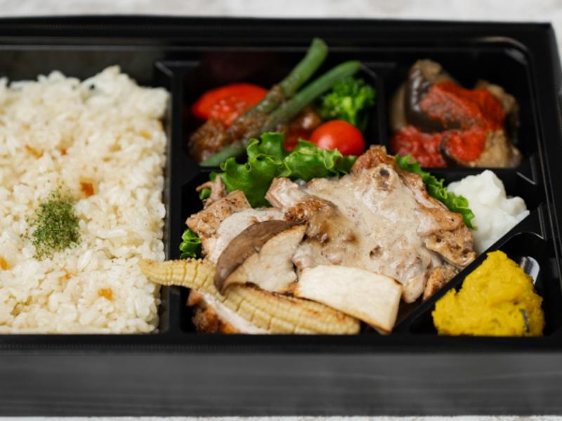 【2月28日まで】大山鶏のグリル　冬のホワイトソース