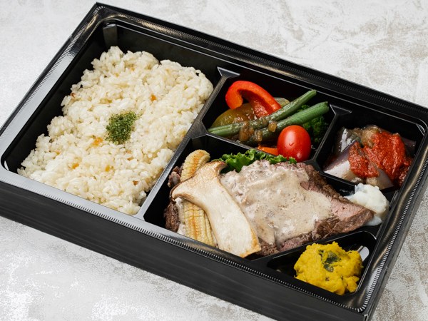 【12月1日~2月28日まで】旬鱈のトマト煮込み ベーコンステーキ添え