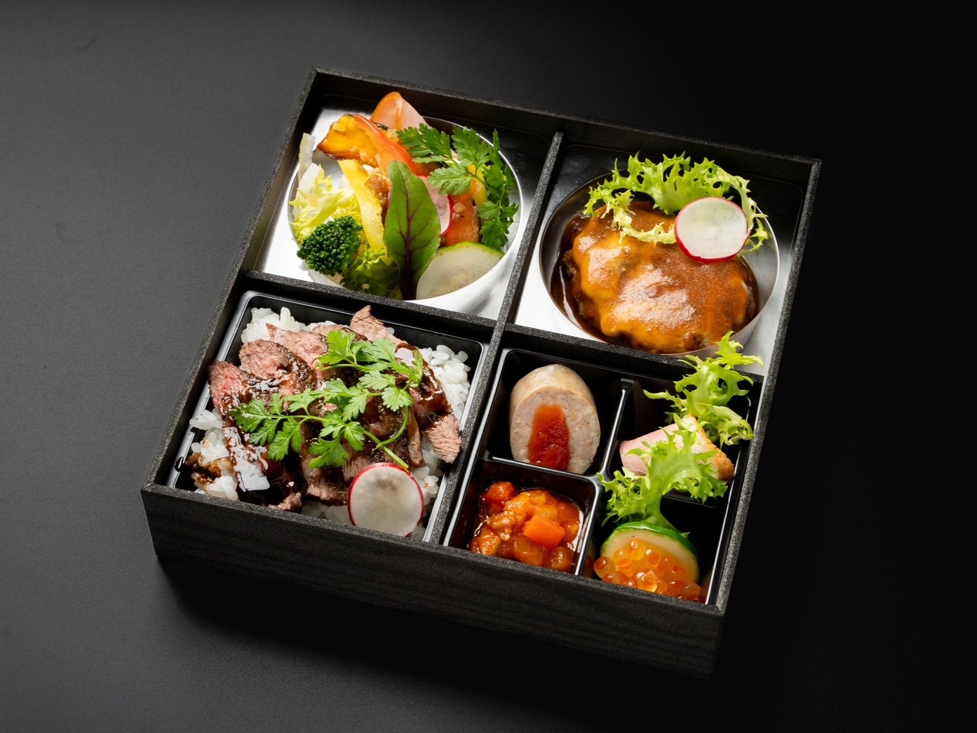 KAKITUBATA 杜若 ～特選イチボ肉のタリアータとトリュフ香る自家製ハンバーグ弁当～