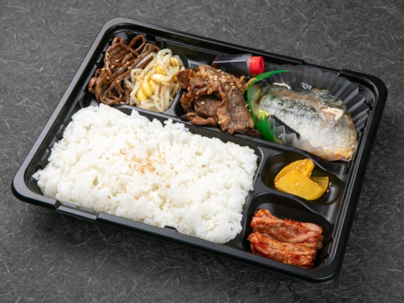 炭火焼 カルビ・鯖の塩焼き