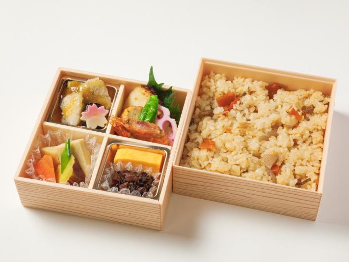 【懐石弁当】メダイ西京焼きとさわらのおろし餡掛け御膳（紙パック茶250ml付）
