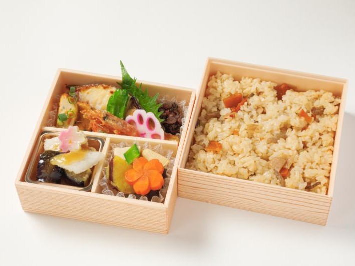 【懐石弁当】メダイ西京焼きと鰈のおろし餡掛け御膳（紙パック茶250ml付）
