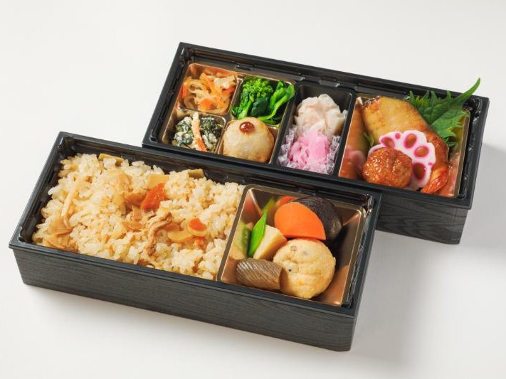 【懐石弁当】さわら柚庵焼きと４種の惣菜2段弁当（炊き込みご飯）（紙パック茶250ml付）