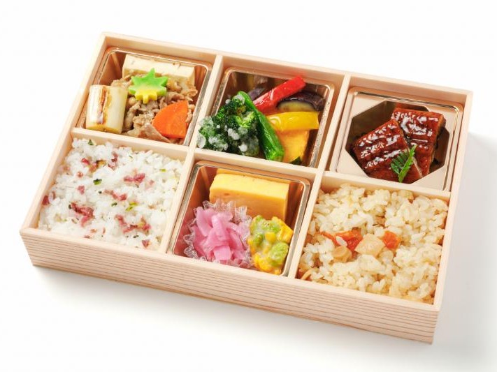【夏限定】特選　うざくと牛すき焼きの夏懐石御膳（紙パック茶250ml付）【6月1日～8月31日まで】