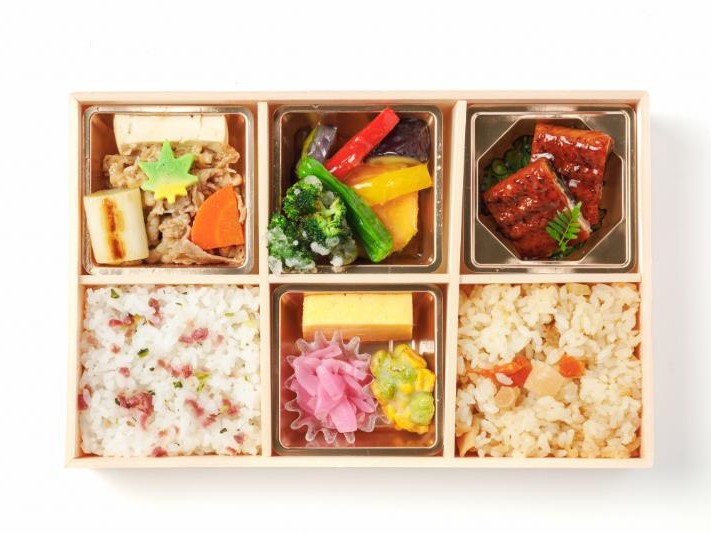 【夏限定】特選　うざくと牛すき焼きの夏懐石御膳（紙パック茶250ml付）【6月1日～8月31日まで】