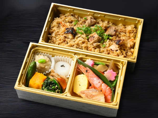 だし香る鶏の炊き込み二段重
