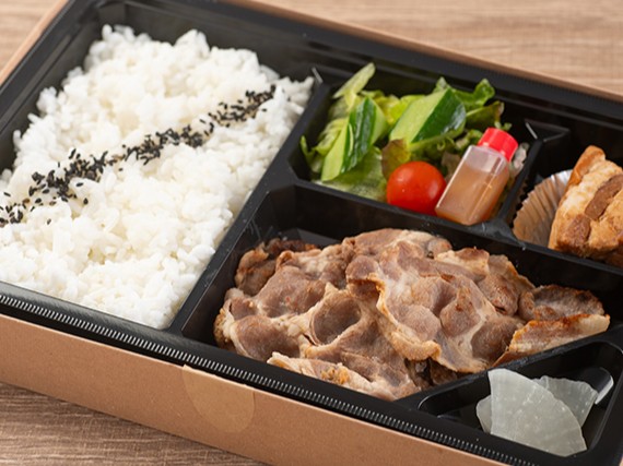 黒豚生姜焼き＆黒豚角煮弁当