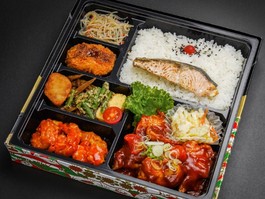 豪華幕ノ内御膳 チキントマト煮