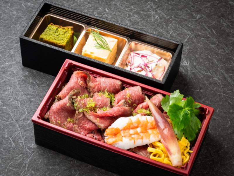 醤油麹漬け焼き和牛ローストビーフ バルサミコちらし寿司弁当〜3種のミニ小鉢付き〜