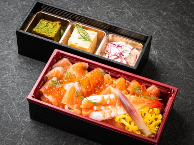 ハーブマリネタスマニアサーモン バルサミコちらし寿司弁当〜3種のミニ小鉢付き〜