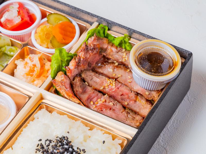 季節の副菜白ごはんとステーキ洋御膳