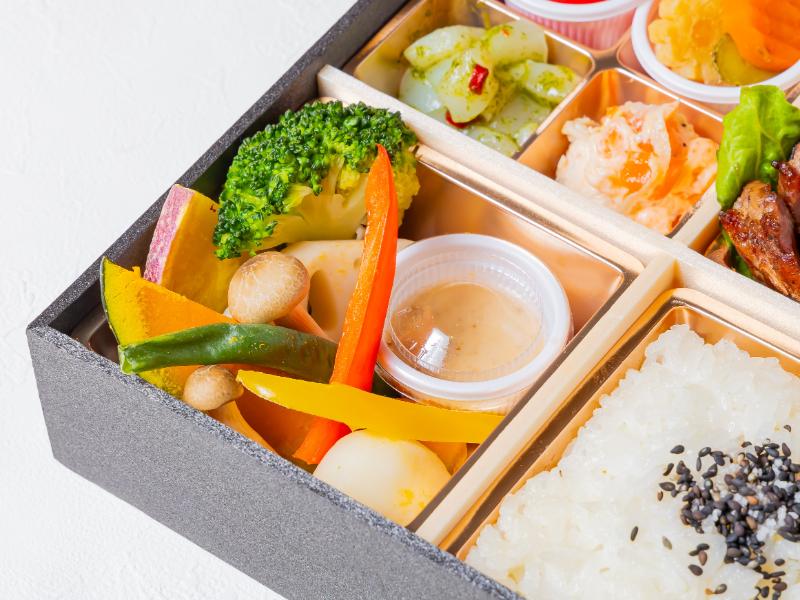 季節の副菜白ごはんとステーキ洋御膳