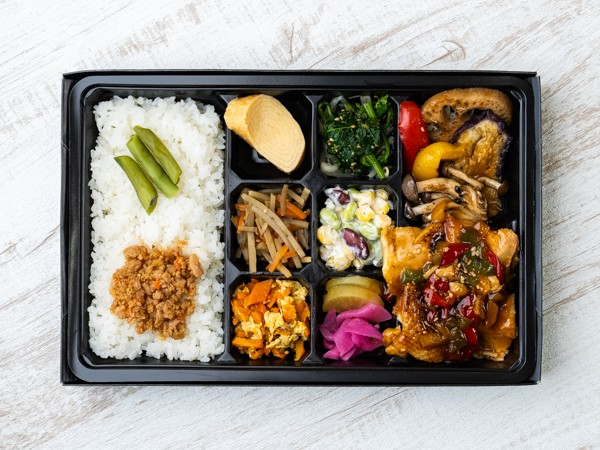 幕ノ内（彩）鶏黒酢