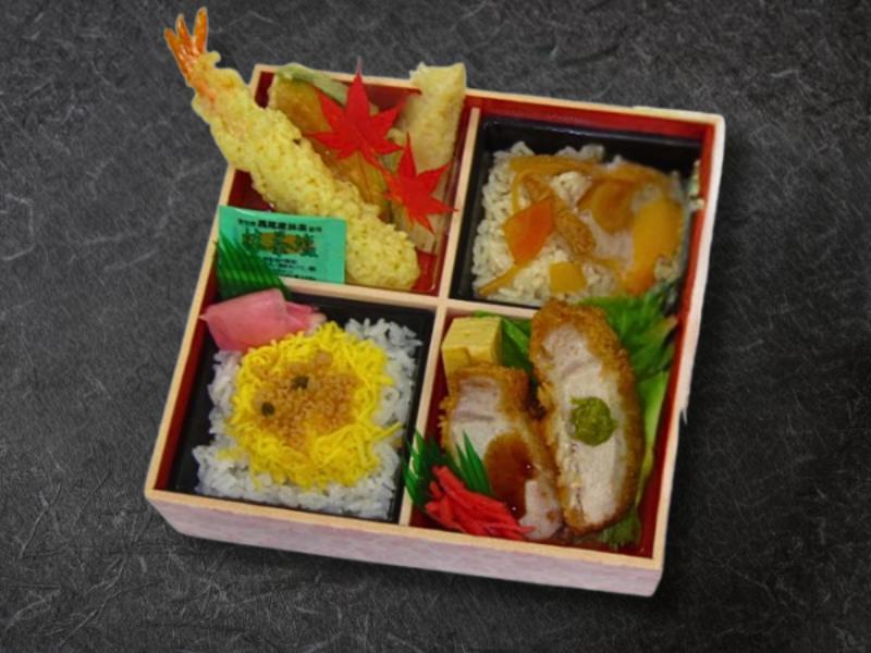 極厚トンカツを九州の柚子胡椒で　鱧寿司と炊込ご飯と海老天付き御膳