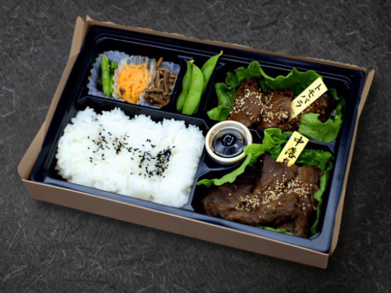 2種類の牛カルビ弁当（中落ち肉とカルビ肉）