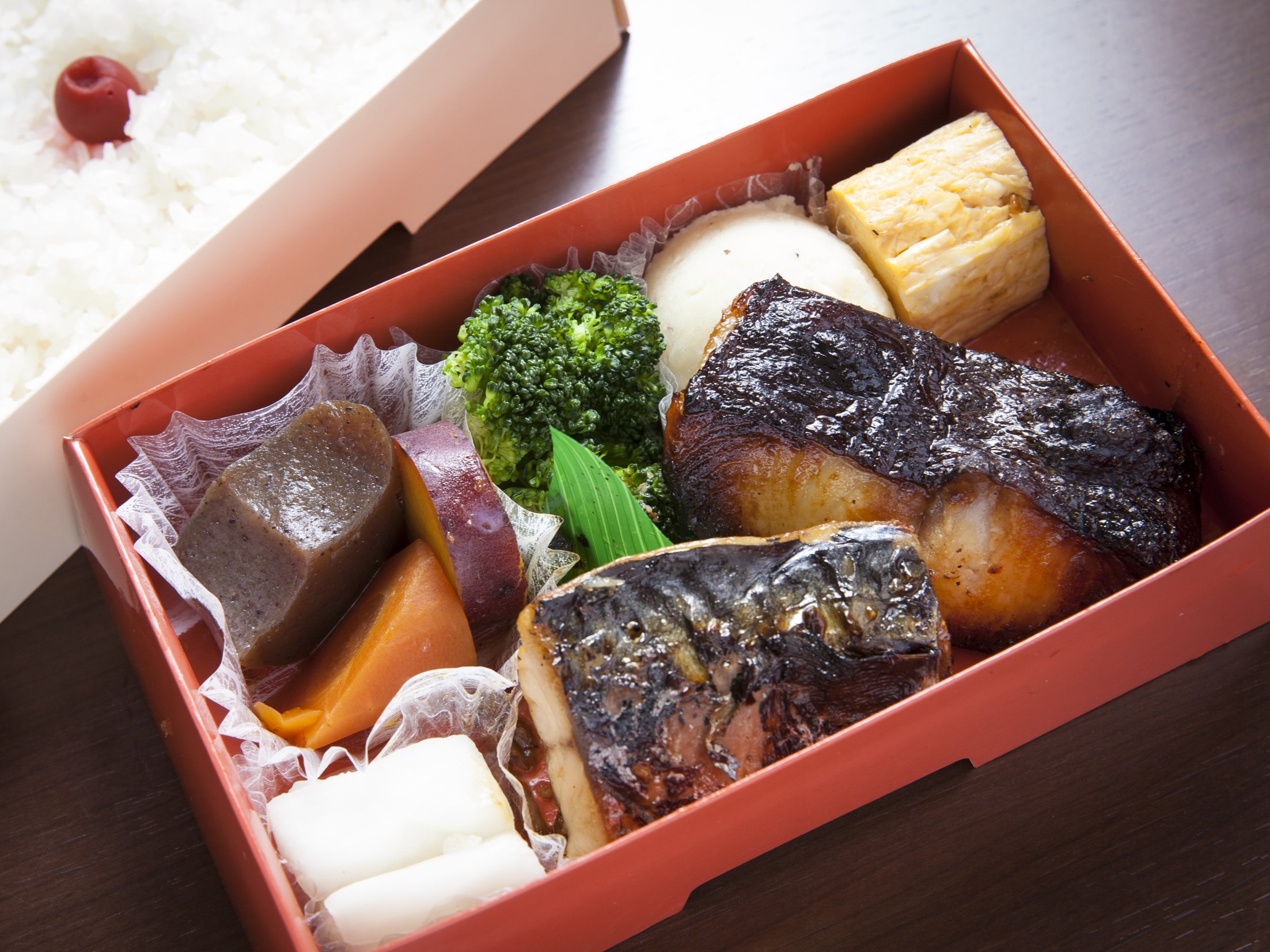 銀だら醬油・さば塩焼き弁当