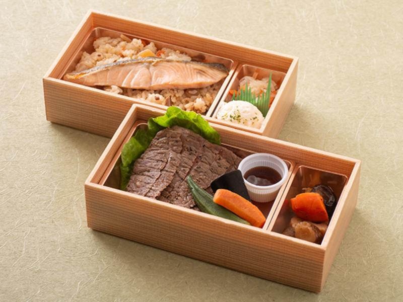 大きな鮭がのったかしわめし＆サーロインステーキの二段御膳