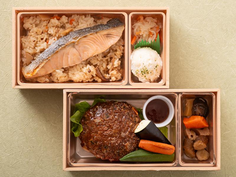 大きな鮭がのったかしわめし＆ハンバーグの豪華二段御膳