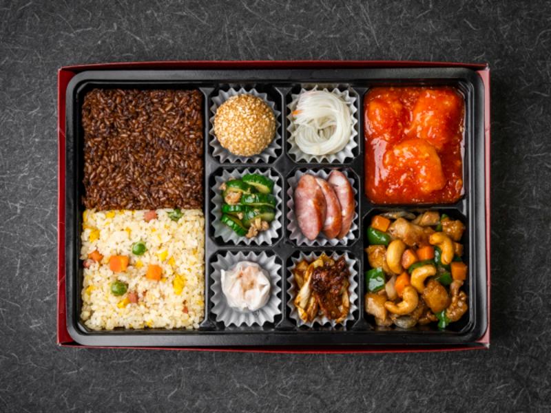 厳選ダブルメイン中華御膳（大エビチリ・鶏肉とカシューナッツ炒め）
