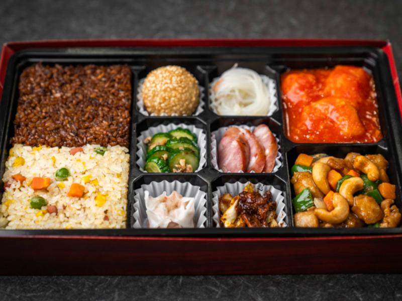 厳選ダブルメイン中華御膳（大エビチリ・鶏肉とカシューナッツ炒め）