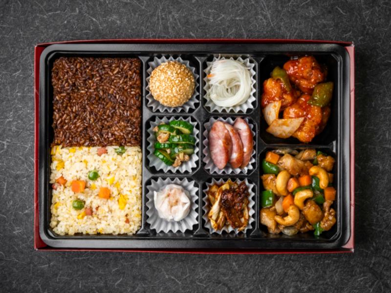 厳選ダブルメイン中華御膳（酢豚・鶏肉とカシューナッツ炒め）