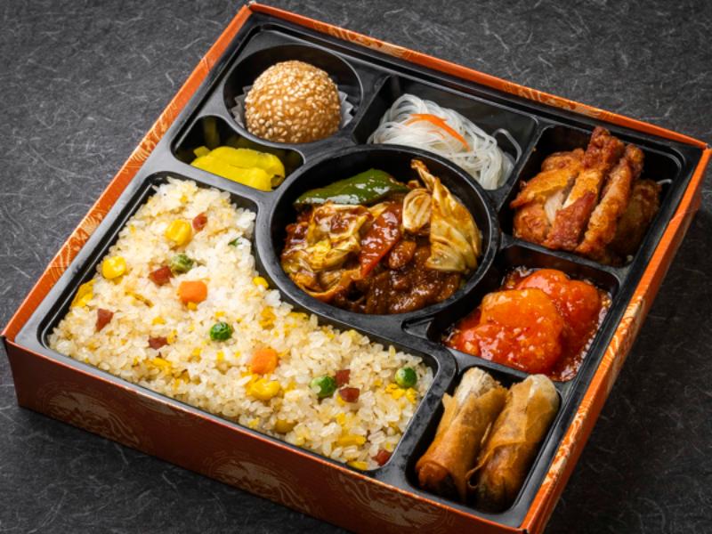 彩り中華特選御膳（エビ卵チリソース・油淋鶏・回鍋肉）