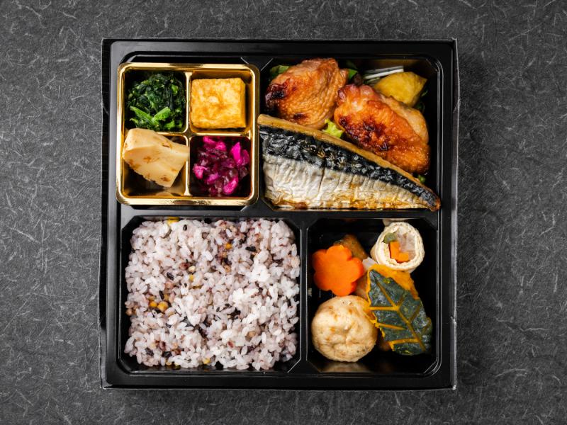 12品目 炙り焼き鯖と鶏の照り焼き