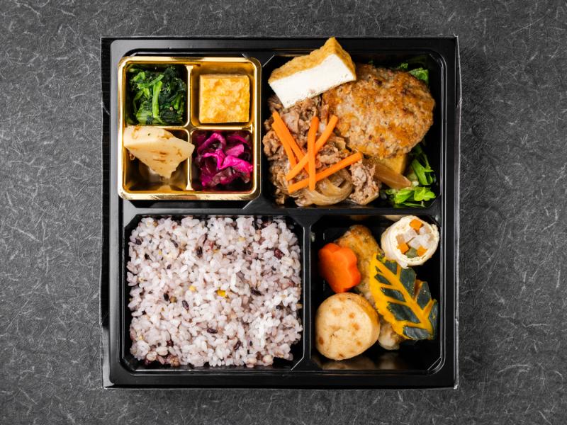 12品目 手ごねハンバーグと牛しぐれ煮