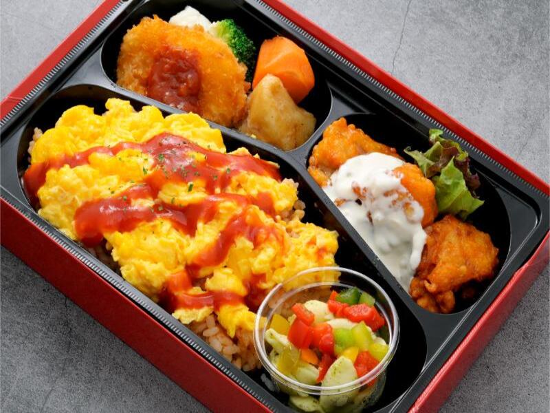 チキン南蛮と特製オムライス弁当