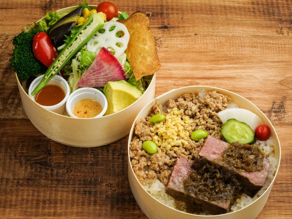 ビーフミートローフ二段弁当