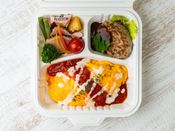 飾り野菜とデミグラスハンバーグオムライス弁当