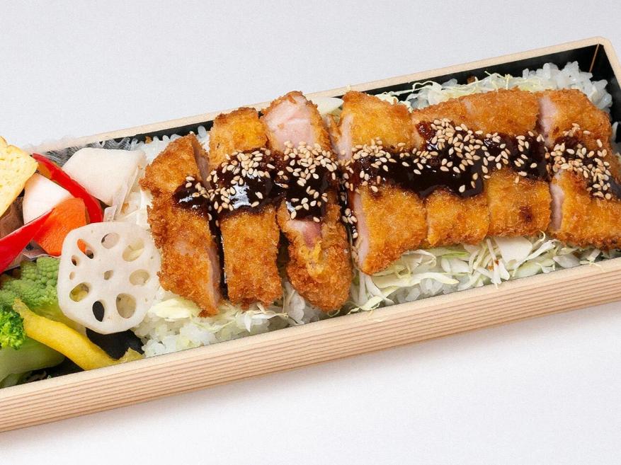 能登豚加賀味噌ソースのプレミアムカツ丼