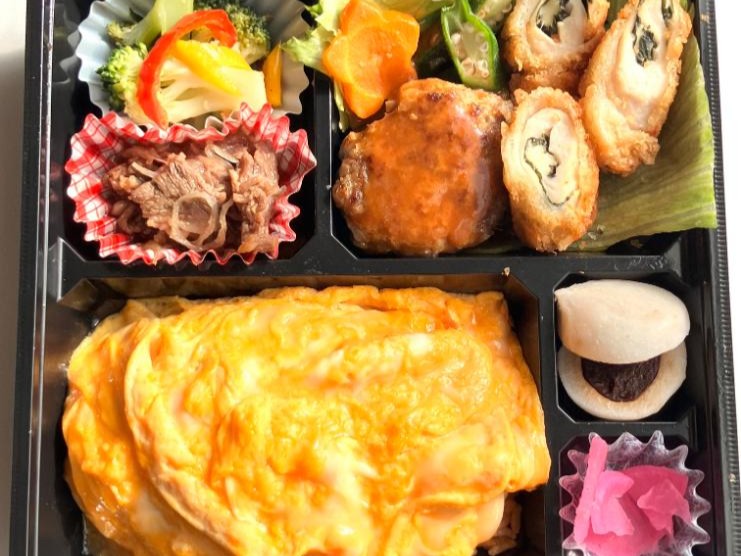 和牛ハンバーグ＆すき煮の彩り弁当