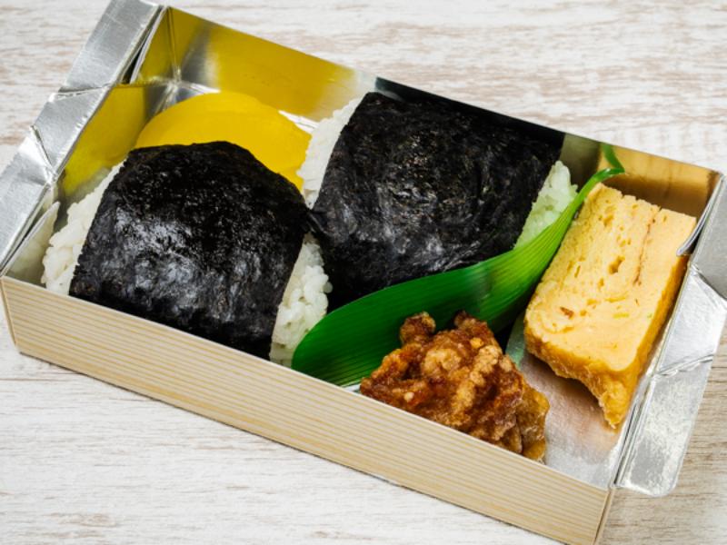 おにぎりセットD おにぎり2個、選べるおかず2種