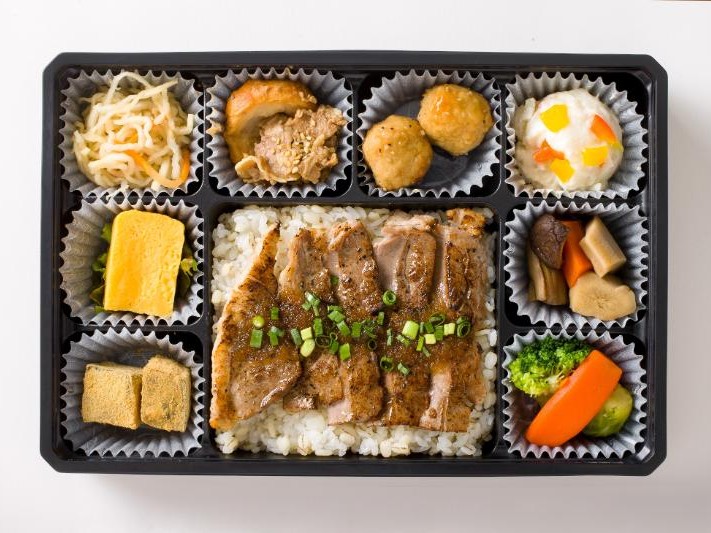 【特上】サーロインステーキ重の彩り九升御膳