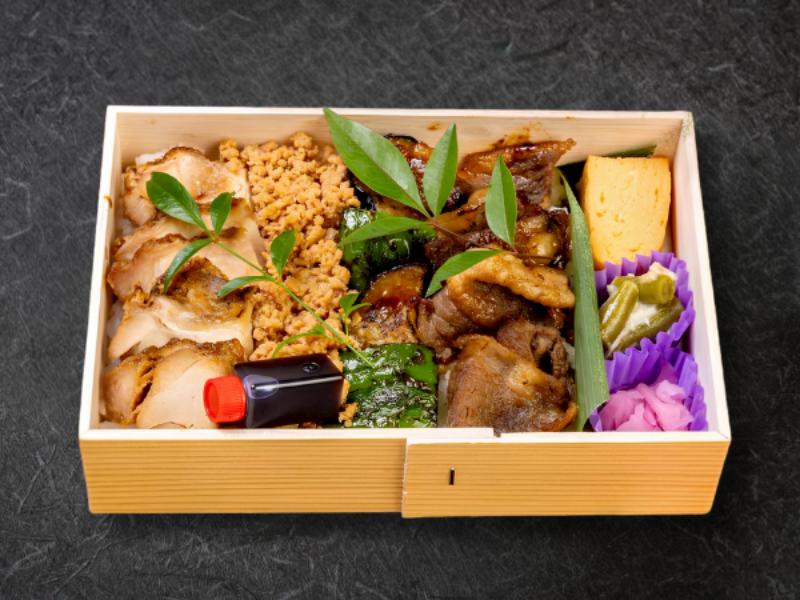和牛・かしわ弁当