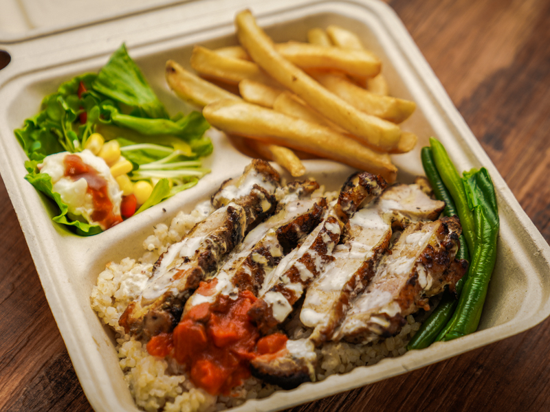 エナジーBENTOのグリルチキンオーバーライス 990円｜【お弁当デリ】お弁当の配達デリバリー