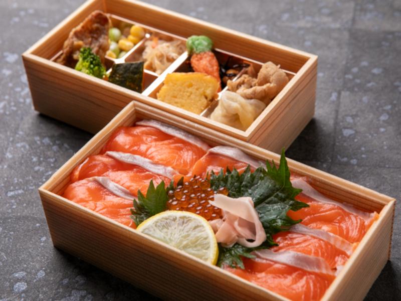 【南喜久の昆布〆】熟成サーモンといくらの2段重